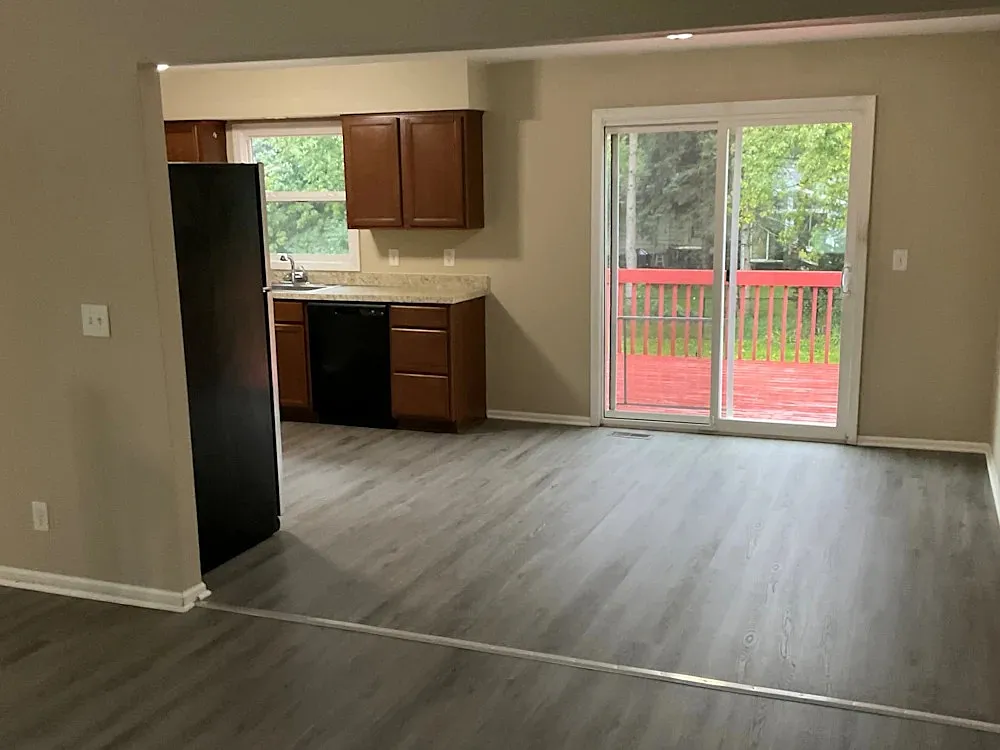 3 bed, 1714 sqft, $1,300 — Photo 2