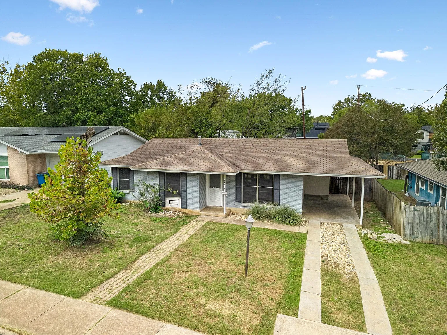 3 bed, 2.0 bath, 1026 sqft, $2,900 — Photo 2