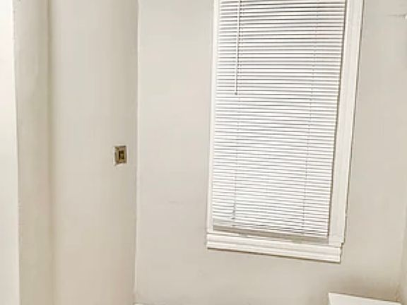 5th image of 1631 Race St APT 1