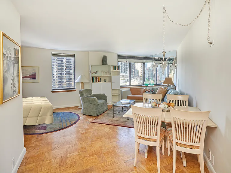 415 E 37th St #19M — Photo 3