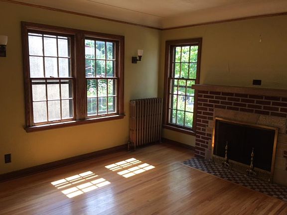 5th image of 214 Oak Grove Pl