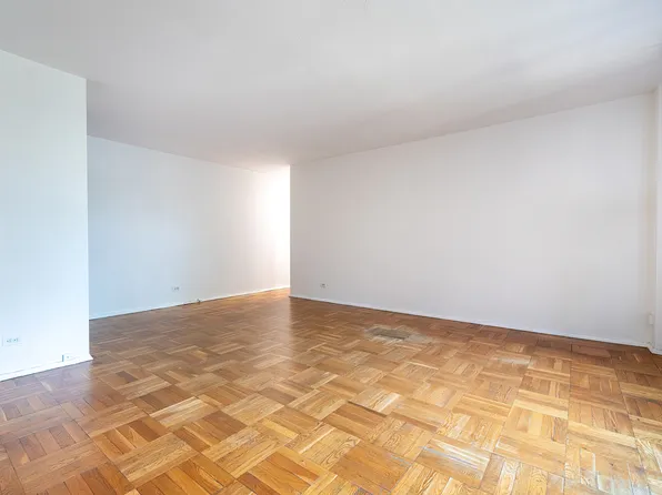 3850 Sedgwick Avenue image 7 of 23