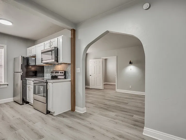 2801 N Walker Ave #5 — Photo 1