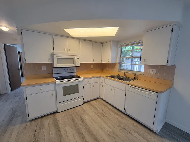7732 Crosier Ct — Photo 2