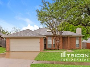 31 Vermont Ave, Midlothian, TX 76065