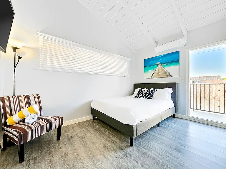 1320 W Balboa Blvd #B — Photo 13