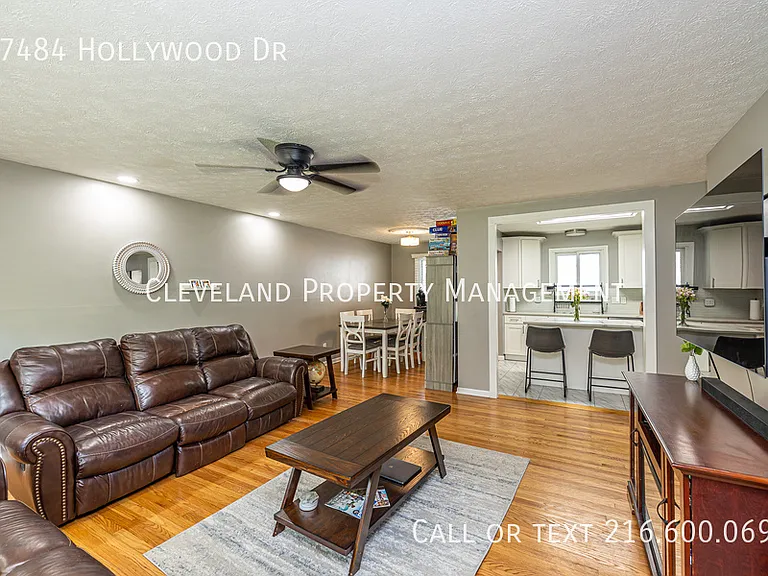 27484 Hollywood Dr — Photo 7