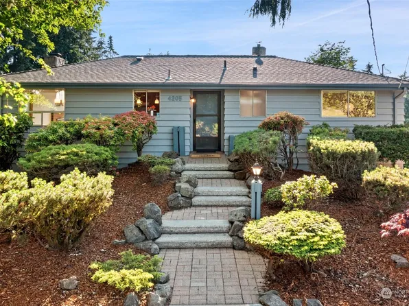 4205 Olympus Drive NE, Bremerton, WA 98310