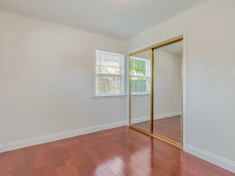 1070 Morningside Dr — Photo 23