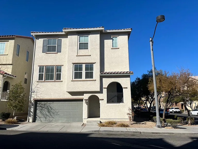 8932 Amy Olivia Ave — Photo 1