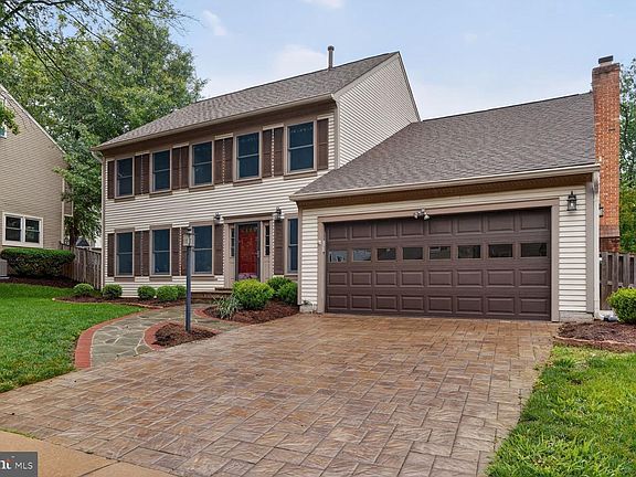 2nd image of 7007 Devereux Circle Dr
