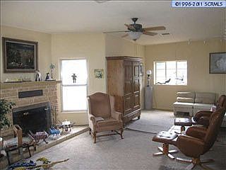 4th image of 802 N B St