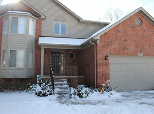 352 E South Blvd, Troy, MI