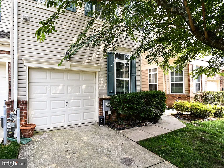 5807 Ivy League Dr — Photo 2