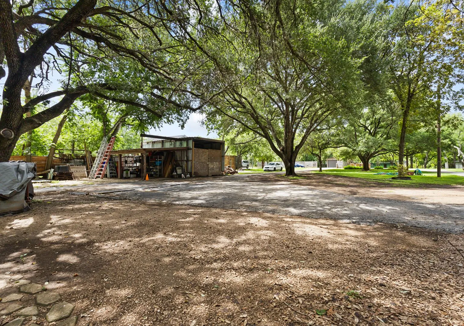 Charming 1-Bedroom 1 Bathroom Near Canyon Lake Dam-Move-In Ready — Photo 2