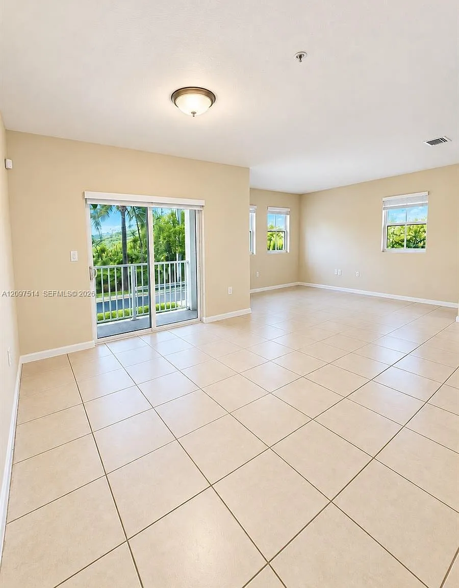 2 bed, 2.5 bath, 1205 sqft, $2,700 — Photo 1