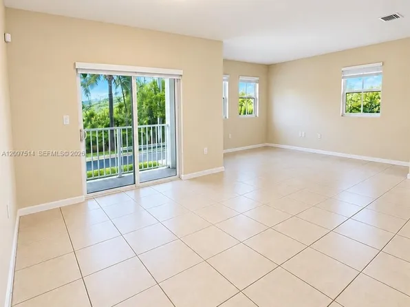 8960 NW 97th Ave APT 222, Doral, FL 33178