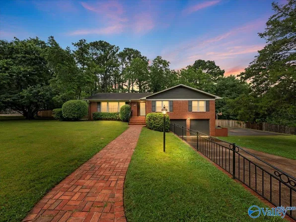 405 Meadow View Dr SE, Huntsville, AL 35802