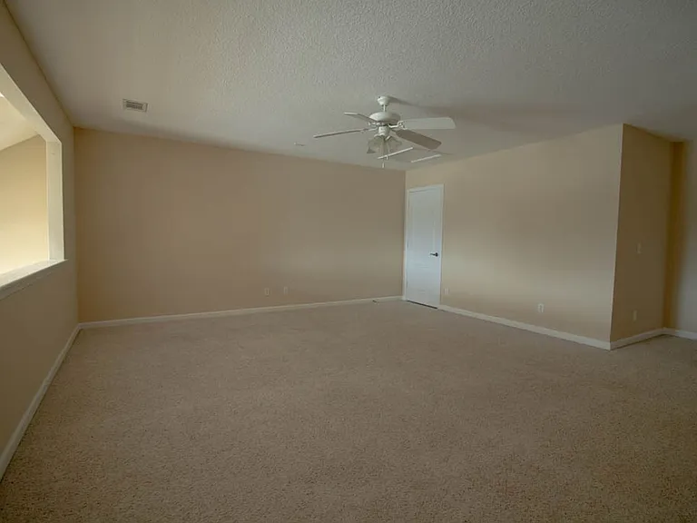 127 Ventura Pl — Photo 15