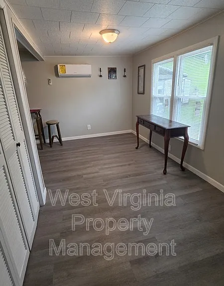 242 Riffe St — Photo 7