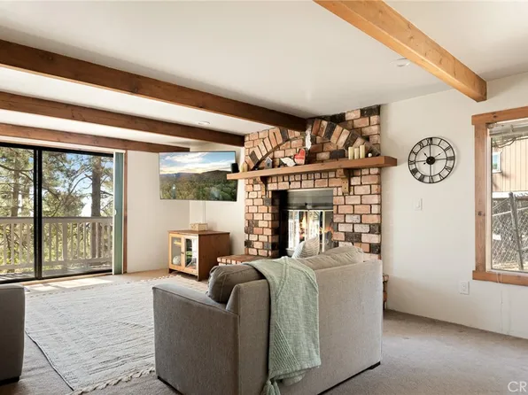 30951 Glen Oak Dr, Running Springs, CA 92382