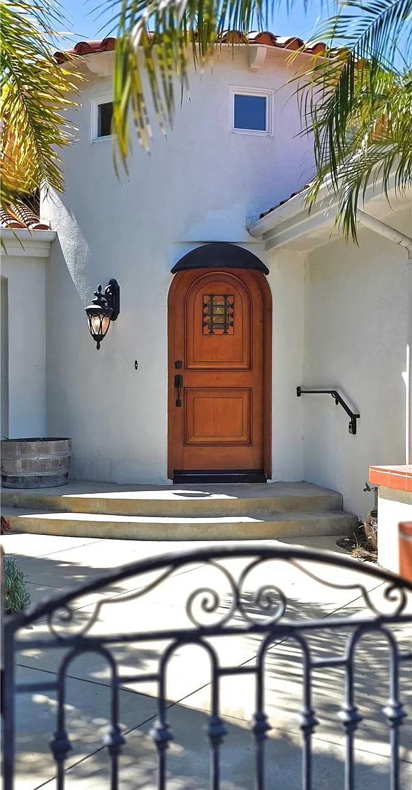 5 bed, 3001 sqft, $6,800 — Photo 3
