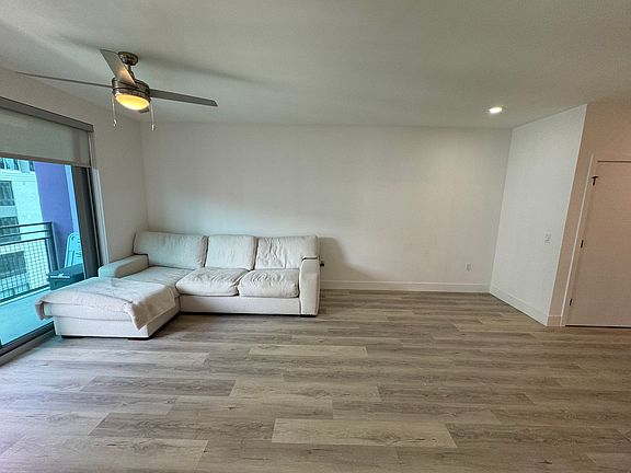 4th image of 127 NW 31st St #A