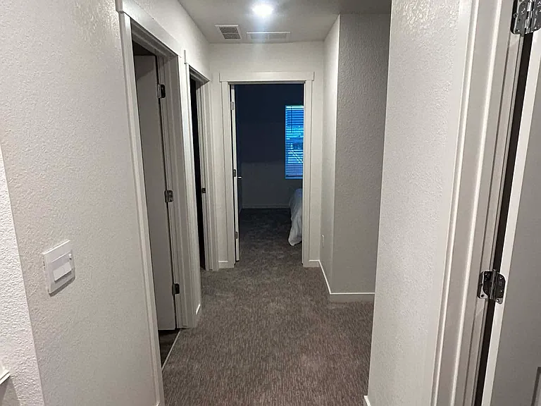 721 N Tempe St — Photo 10