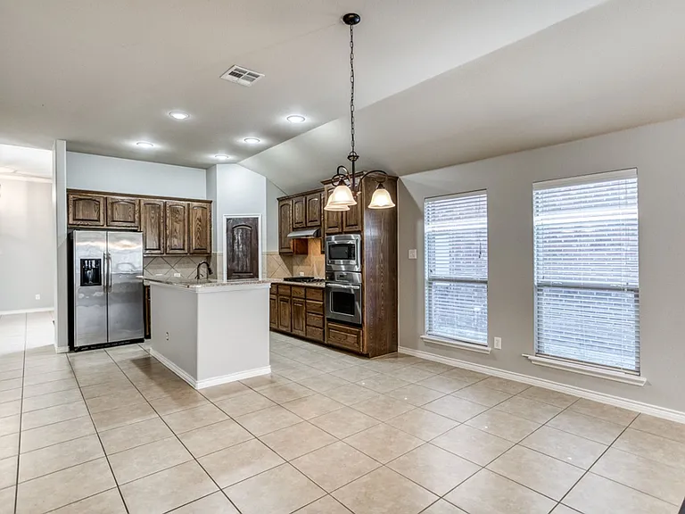 1404 Pillar Bluff Way — Photo 10