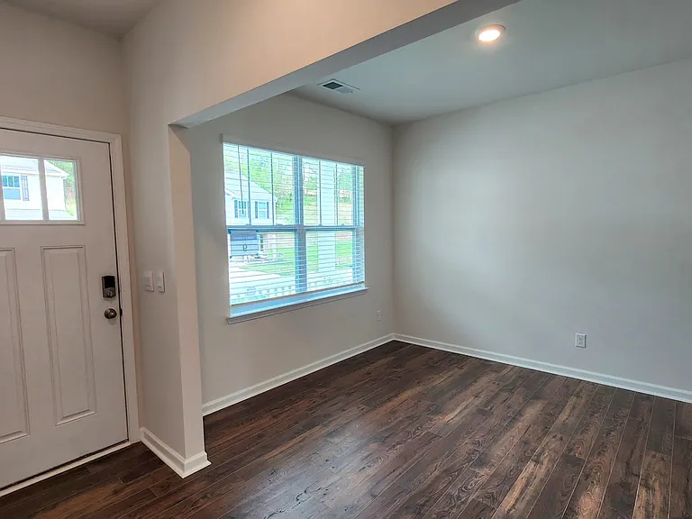 560 Country Oak Dr — Photo 5