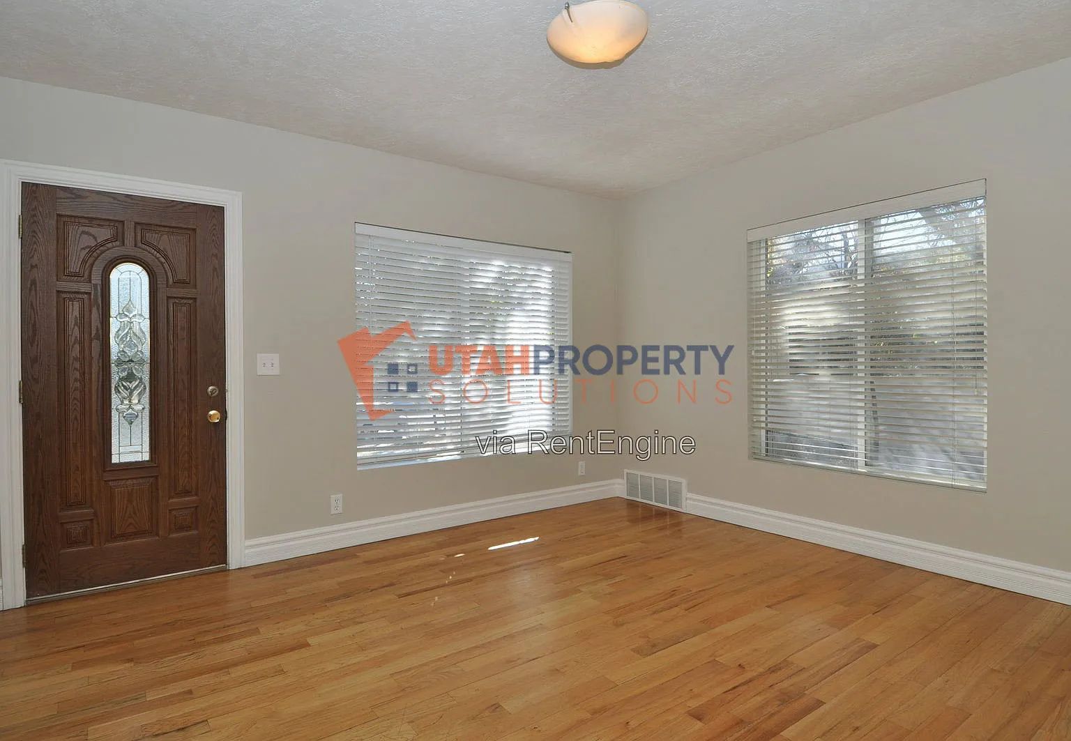 4 bed, 1.5 bath, 2080 sqft, $2,895 — Photo 4