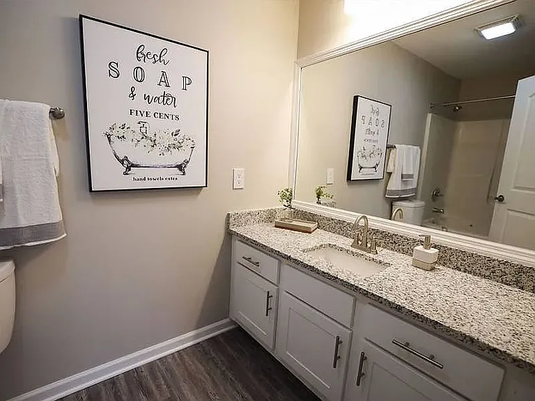 Fairfield Lakes Townhomes — Photo 9