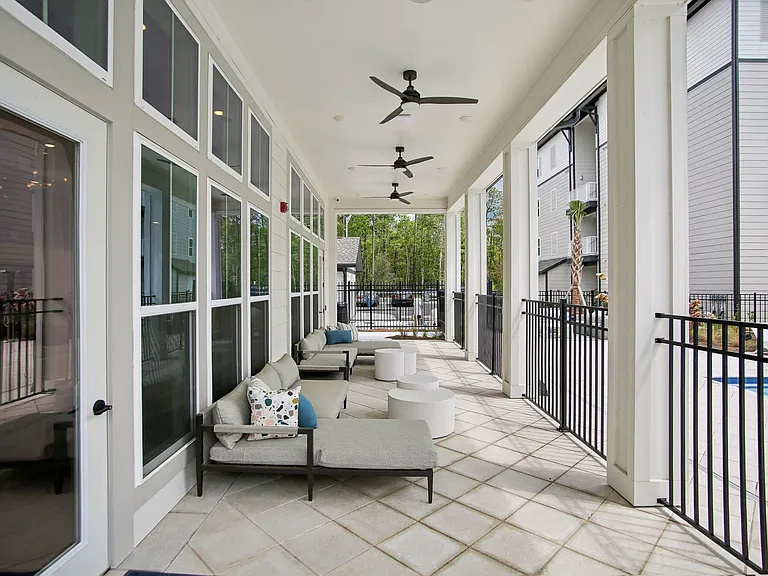Avion Apartments — Photo 33