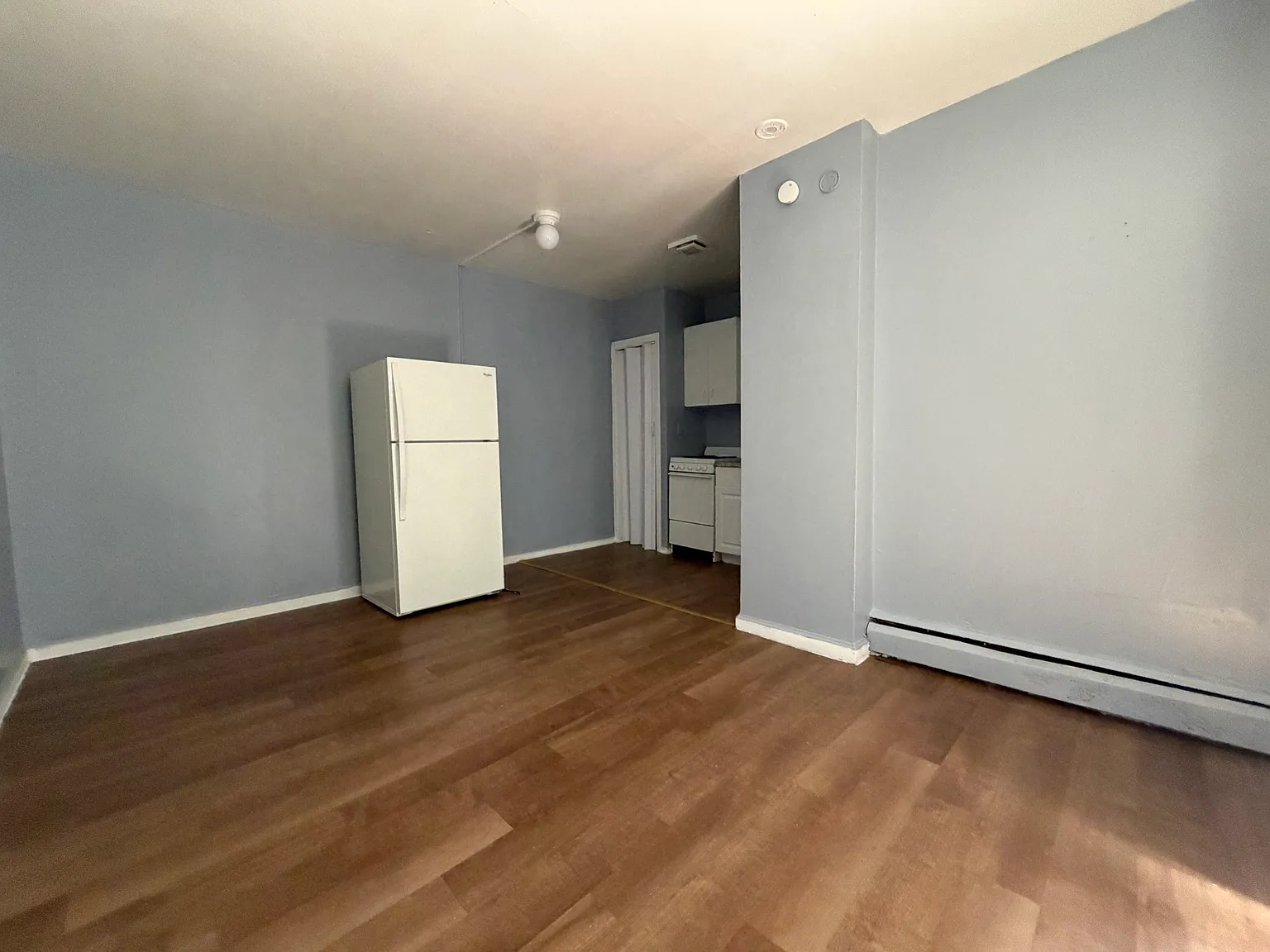1 bed, 600 sqft, $995 — Photo 2
