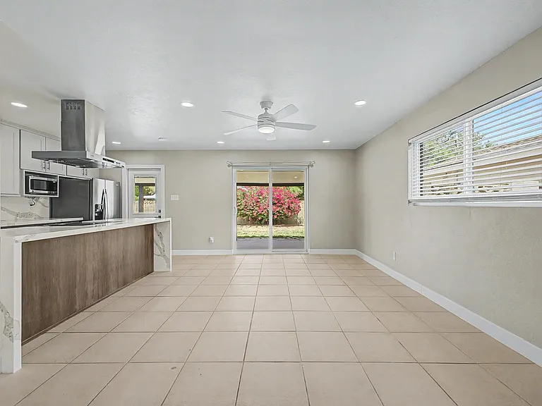 8730 E Rancho Vista Dr — Photo 8
