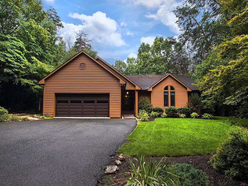1st image of 301 Larboard Dr