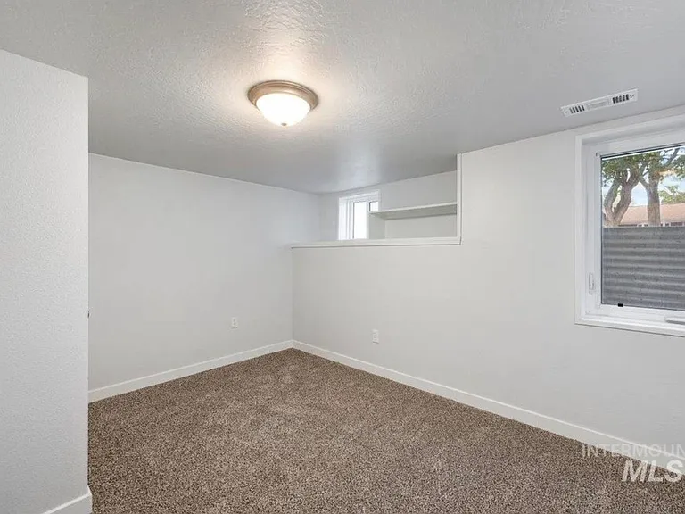 1704 Blaine St #B — Photo 7