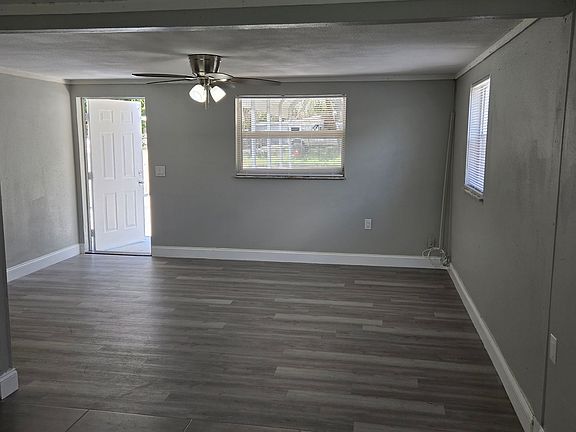 4th image of 4412 Plum St
