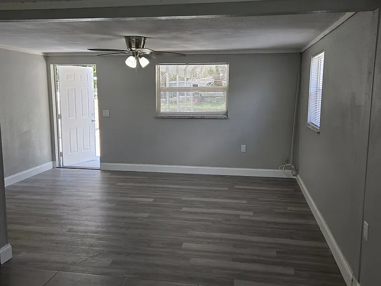 4412 Plum St — Photo 4
