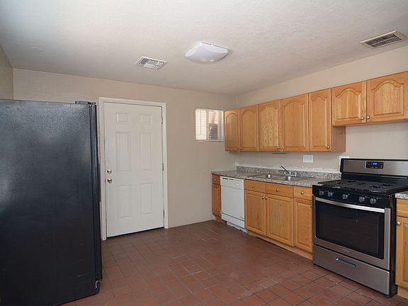 4th image of 6809 S Craycroft Rd