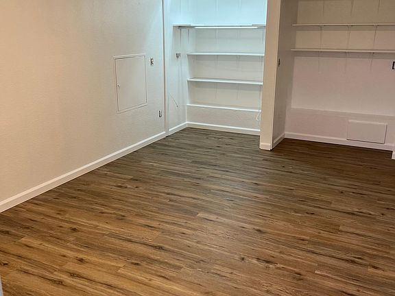4th image of 2538 Woodlands Way