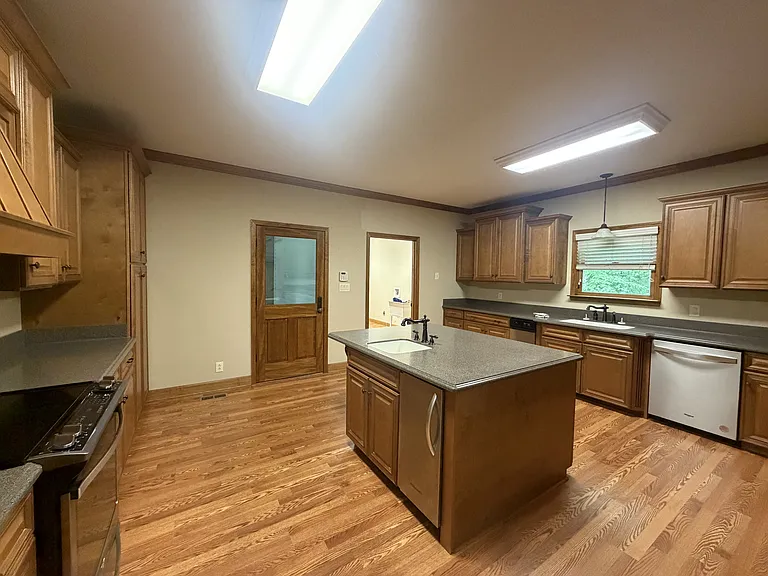 179 Stone Edge Dr — Photo 5