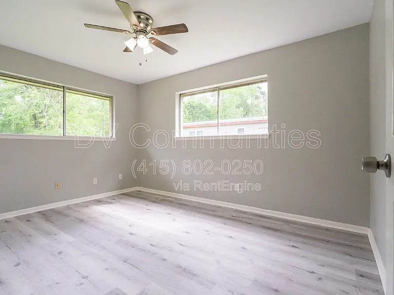9196 White Oak Dr — Photo 4