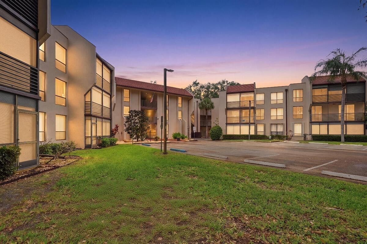 6751 N University Drive Unit 212