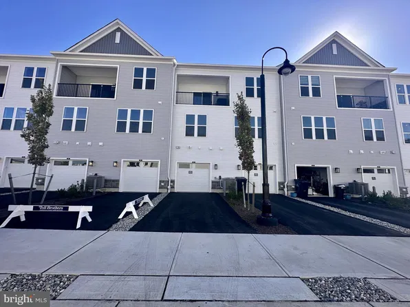 63 Park Ave, North Brunswick, NJ 08902