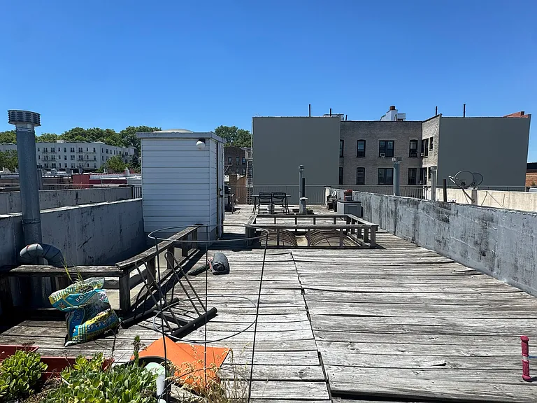 602 39th St #308 — Photo 9