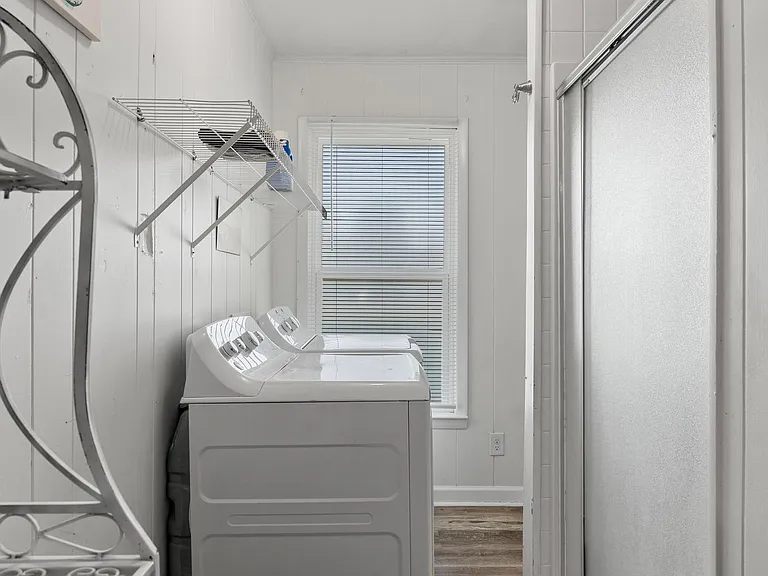 2407 E Main St — Photo 9