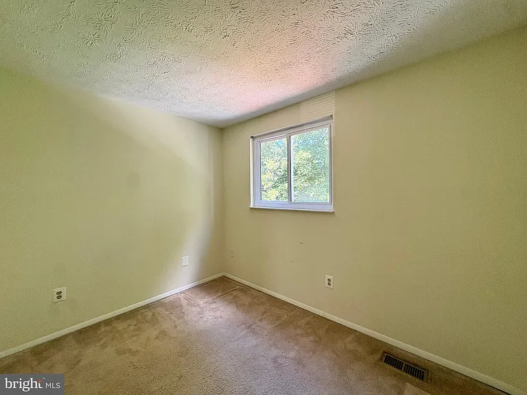 8112 Parkdale Ct — Photo 20