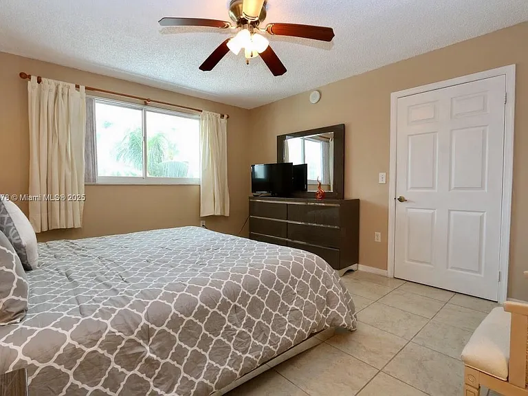 17800 N Bay Rd #404 — Photo 15
