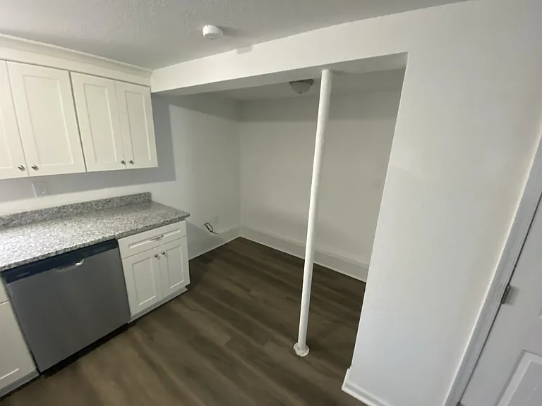 603 Oak St — Photo 5